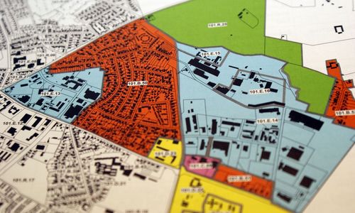 AdobeStock_41617980 das Foto zeigt einen Plan