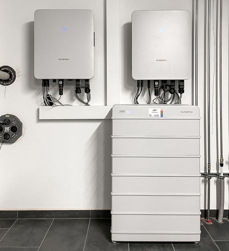 Epple GmbH Das Foto zeigt einen Batteriespeicher im Keller