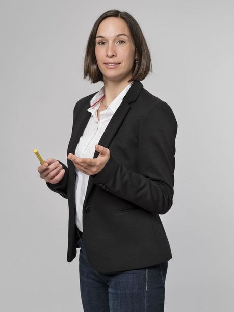 Frau in Blazer
