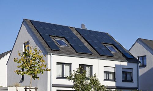 Haus mit PV-Anlage